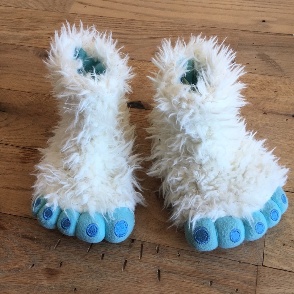 Monster feet kids house shoes size 7-9